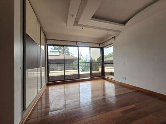 5 Bed House with En Suite in Lavington image 15