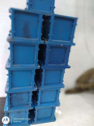 150mm3, Cast Iron Heavy Gauge Cube Moulds. image 1