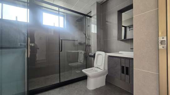 2 Bed Apartment with En Suite in Riverside image 12