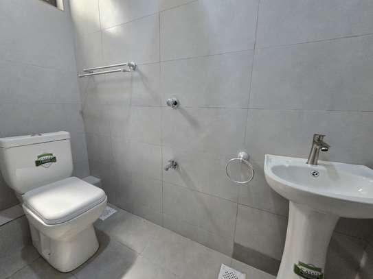 3 Bed Apartment with En Suite at Nyali image 2