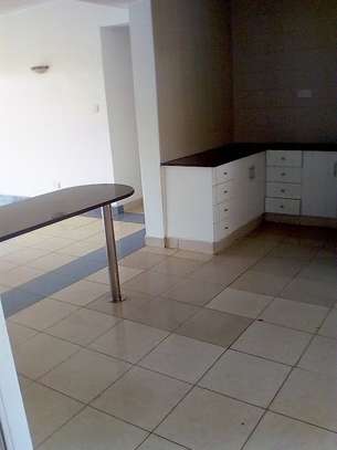 Luxury 3 Bedrooms Apartment With Excellent Facilities  In Brookside image 4