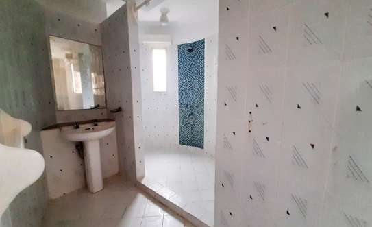 3 Bed Apartment with En Suite in Nyali Area image 1
