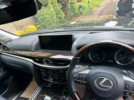 2017 Lexus LX 570 petrol image 11