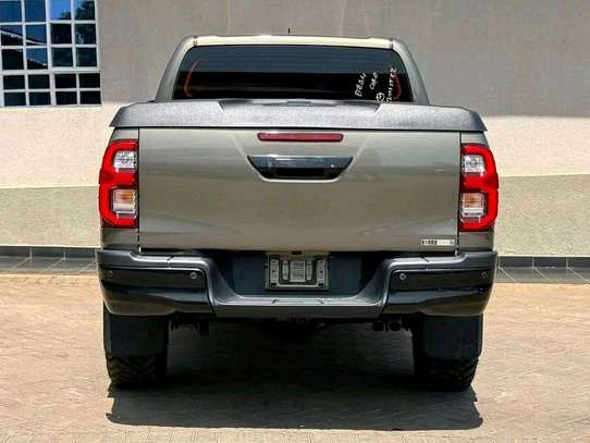 Toyota Hilux Double cabin Auto Diesel 2021 image 11