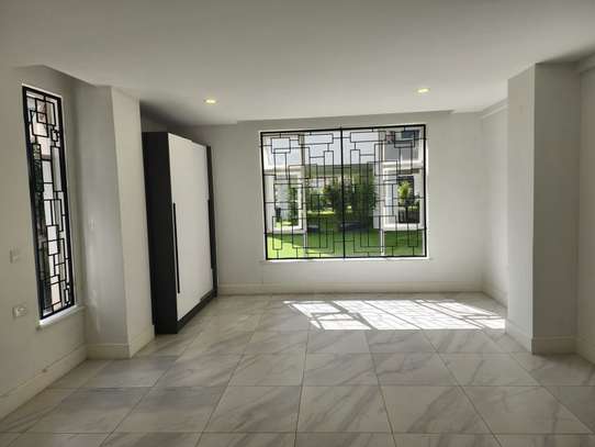 3 Bed Apartment with En Suite in Rhapta Road image 17