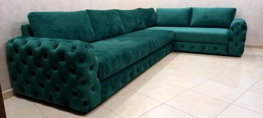 Modern six seater L shaped chesterfield sofa set image 1