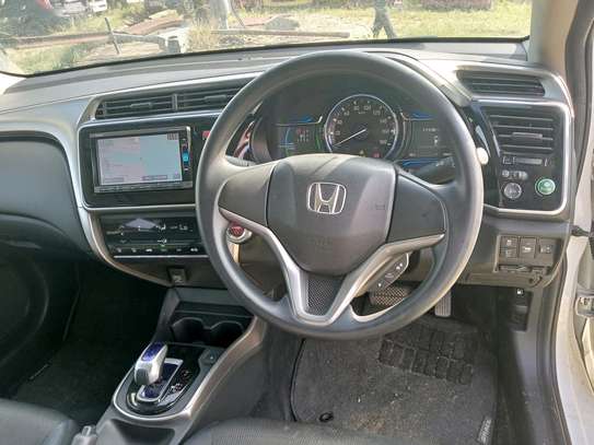 Honda Grace hybrid for sale in kenya image 5