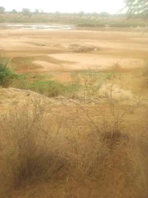 100 Acres Touching River Athi in Makueni is For Sale image 4