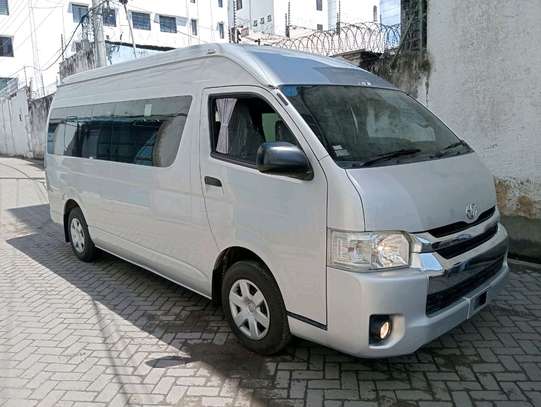 TOYOTA HIACE 9L COMMUTER 2019MODEL MANUAL DIESEL image 10