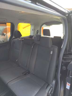 Toyota voxy 2018 image 3