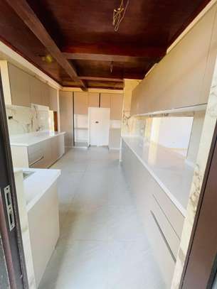 5 Bed Townhouse with En Suite at Kiambu Road image 4