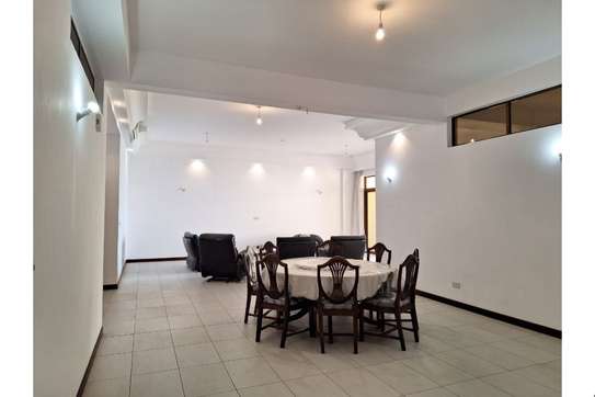 3 Bed Apartment with En Suite in Nyali Area image 14