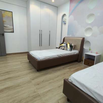 Serviced 2 Bed Apartment with En Suite at Tudor image 15