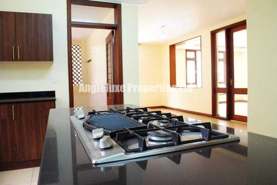 4 Bed Apartment with En Suite at Riverside Drive image 4