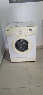 LG Washing Machine image 1