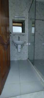 Serviced 2 Bed Apartment with En Suite in Westlands Area image 4
