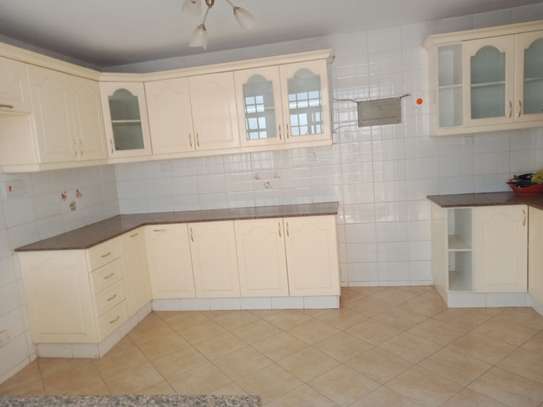 4 Bed Villa with En Suite at Brookside Area image 10