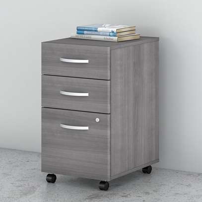 Gray 3-Drawer Mobile Pedestal image 3