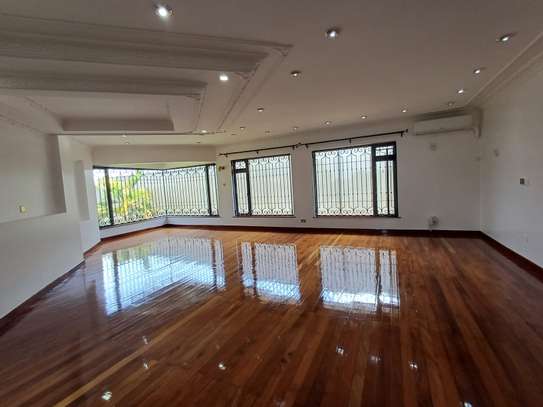 5 Bed House in Runda image 2