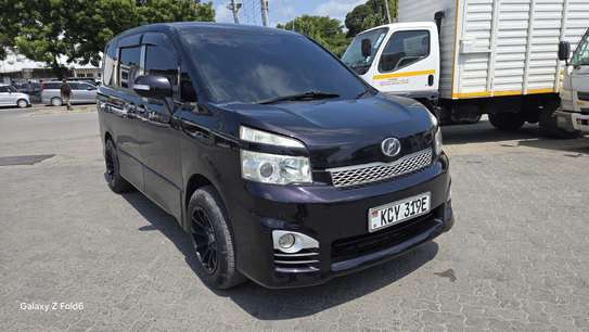Toyota Voxy KCY image 1