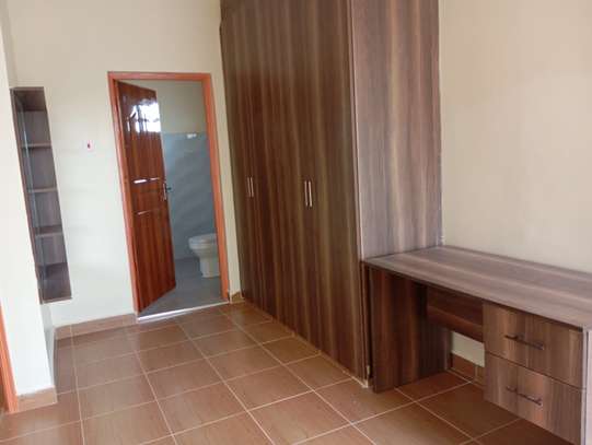3 Bed House with En Suite in Kitengela image 11