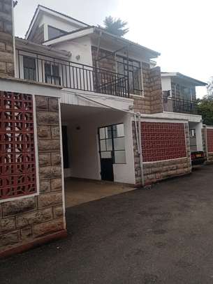 4 bedroom house for rent in Kileleshwa image 4