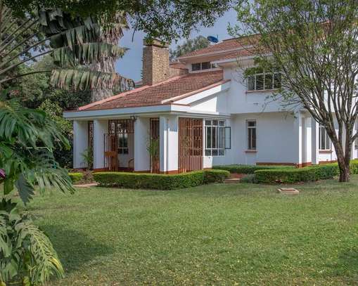 5 Bed House with En Suite at Runda image 4