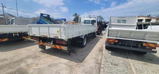 Mitsubishi fuso image 4