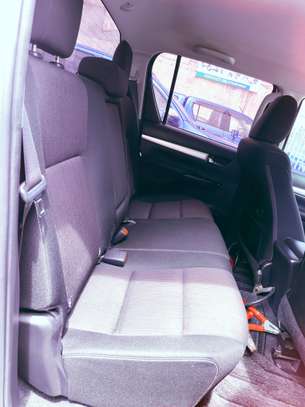 Toyota Hilux double cabin white 2017 diesel 4wd image 13