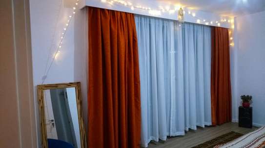 Curtains and sheers image 1