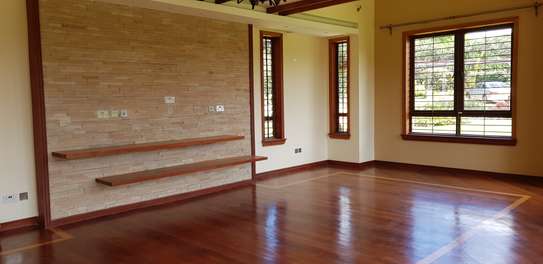 5 Bed House with En Suite at Runda Road image 28