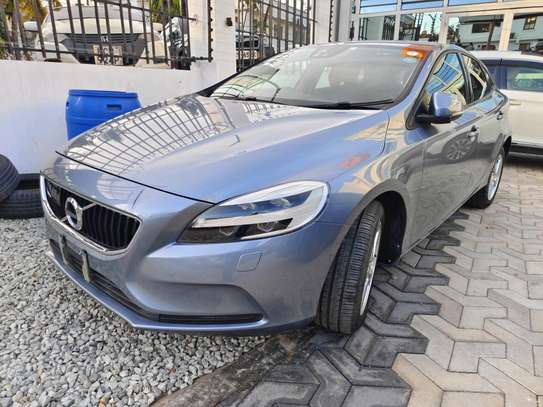 Volvo V40 T3. 2018 image 2