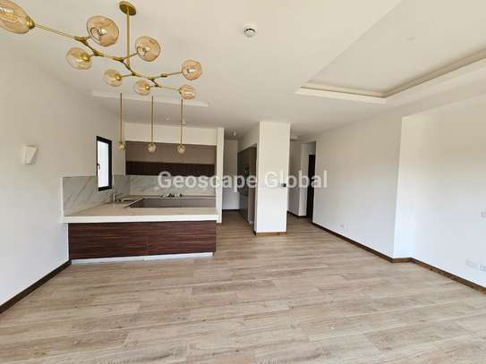 2 Bed Apartment with En Suite in Rosslyn image 1