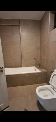 Serviced 2 Bed Apartment with En Suite in Riverside image 14