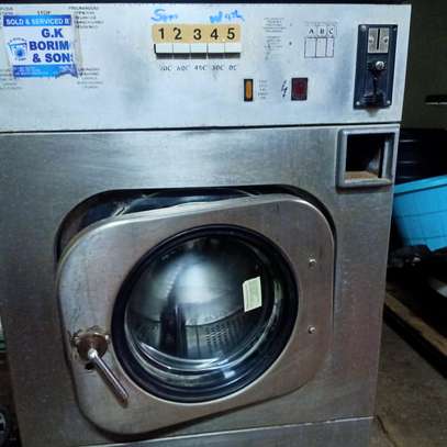 dry cleaning machines/business image 2
