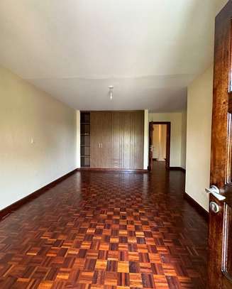 4 Bed Townhouse with En Suite in Lavington image 9