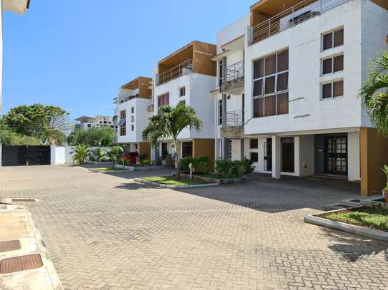 3 Bed Townhouse with En Suite in Nyali Area image 7