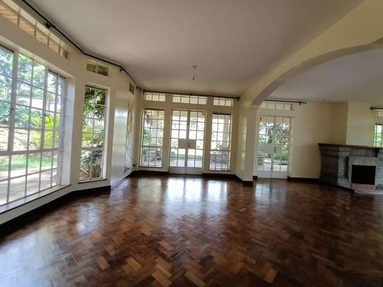 5 Bed Townhouse with En Suite in Rosslyn image 5