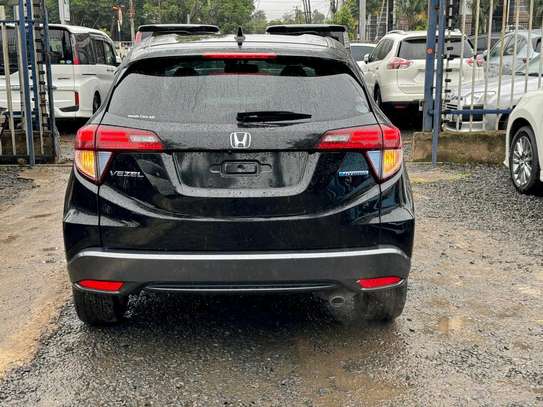 Honda Vazel black color 2017 model fully loaded image 4
