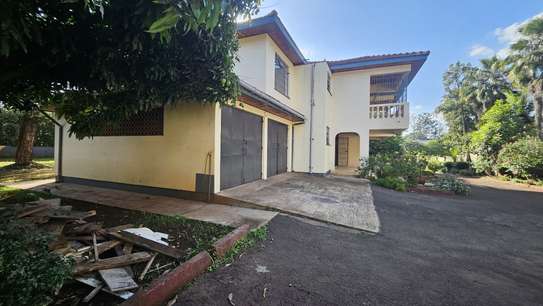5 Bed House with En Suite in Gigiri image 11