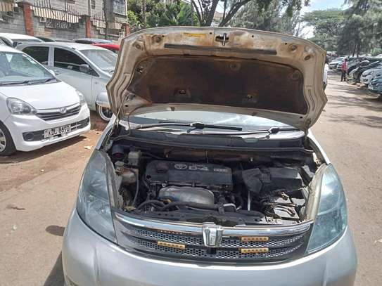Toyota isis image 1