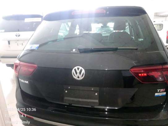 Volkswagen Tiguan TSi 2018 black image 2