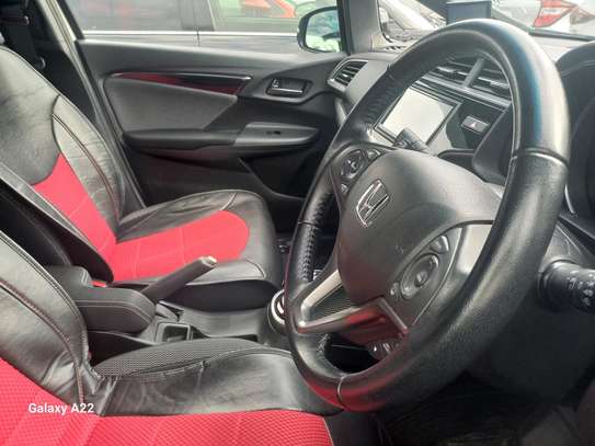 HONDA FIT HYBRID 1500CC. image 6