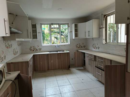 4 Bed Townhouse with En Suite at Kileleshwa image 17