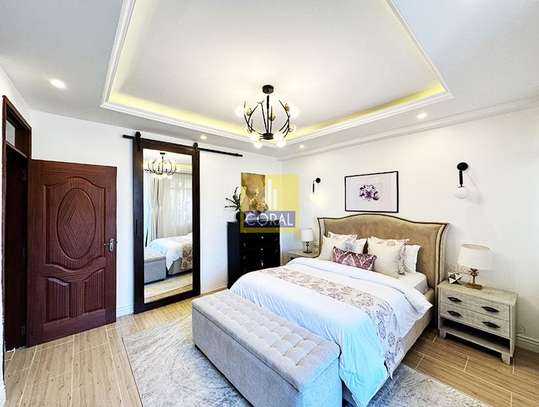 4 Bed Apartment in Parklands image 11