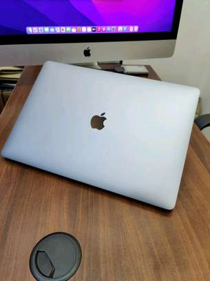 MacBook Pro 2016 image 4