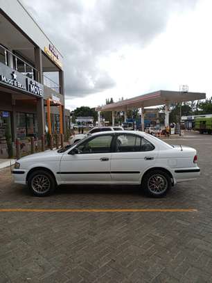 Clean and affordable nissan sunny B15 image 4
