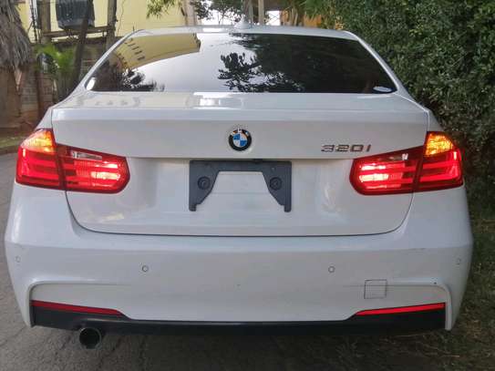 BMW 320i, 2015 model image 3