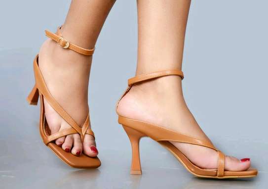 Trendy heels image 5