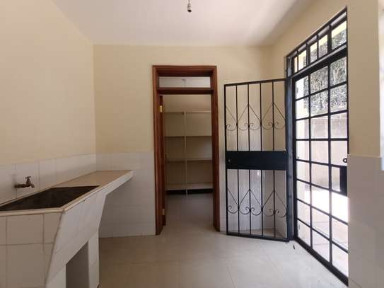 5 Bed Villa with En Suite in Lavington image 5